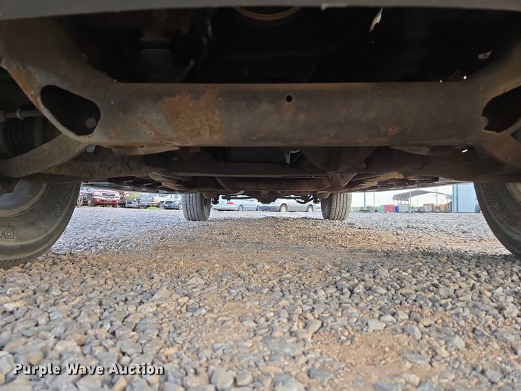 image for item EU3864 2005 Chevrolet Suburban SUV