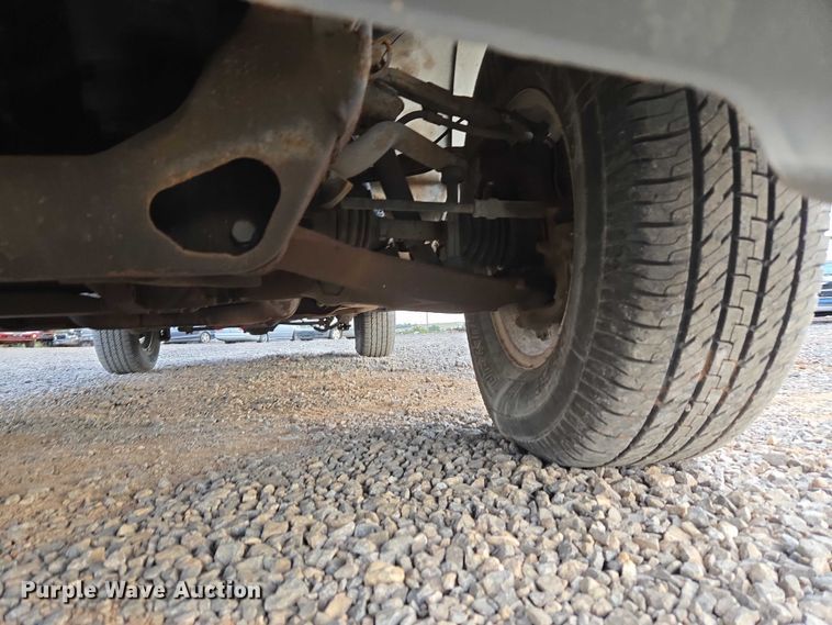 image for item EU3864 2005 Chevrolet Suburban SUV