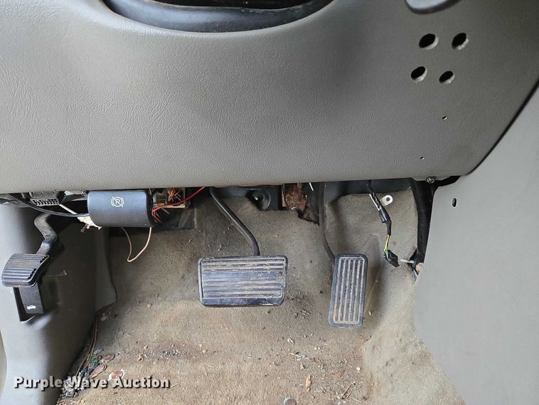 image for item EU3864 2005 Chevrolet Suburban SUV