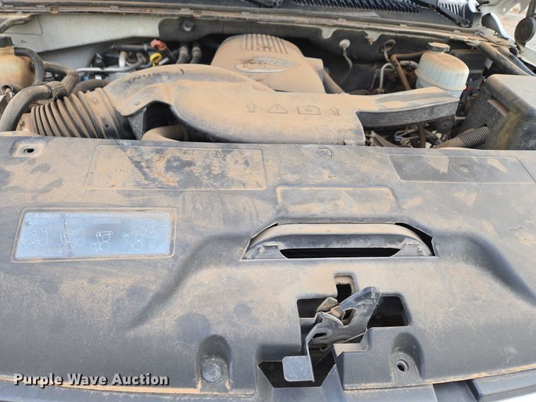 image for item EU3864 2005 Chevrolet Suburban SUV