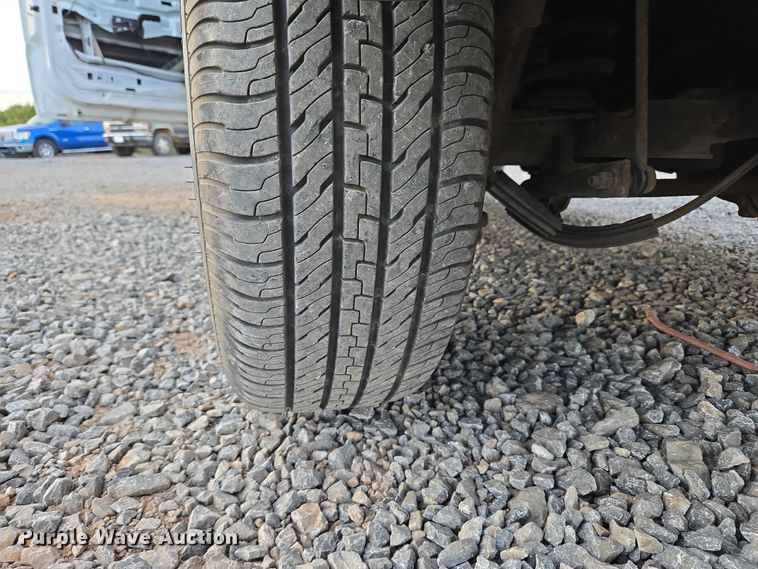 image for item EU3864 2005 Chevrolet Suburban SUV