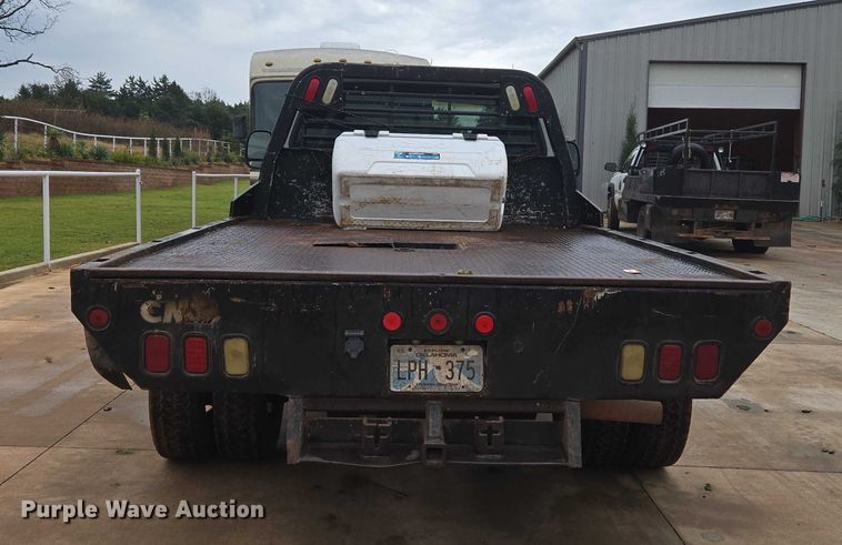 image for item EU3897 2000 Ford F550 Super Duty XLT flatbed truck