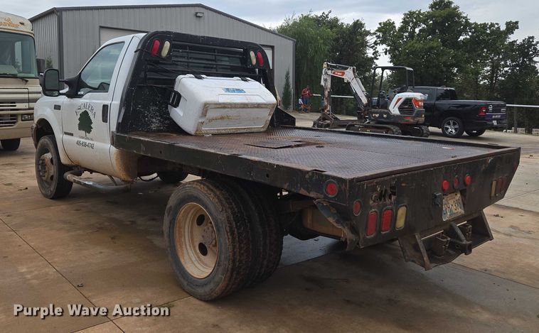 image for item EU3897 2000 Ford F550 Super Duty XLT flatbed truck