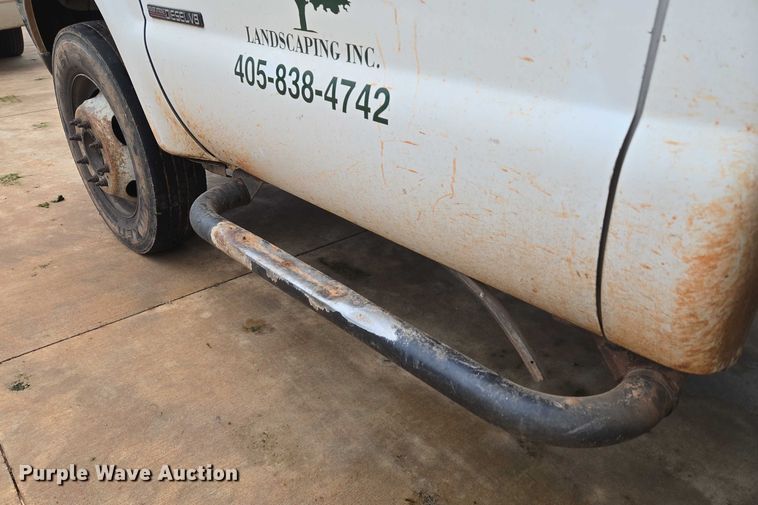 image for item EU3897 2000 Ford F550 Super Duty XLT flatbed truck