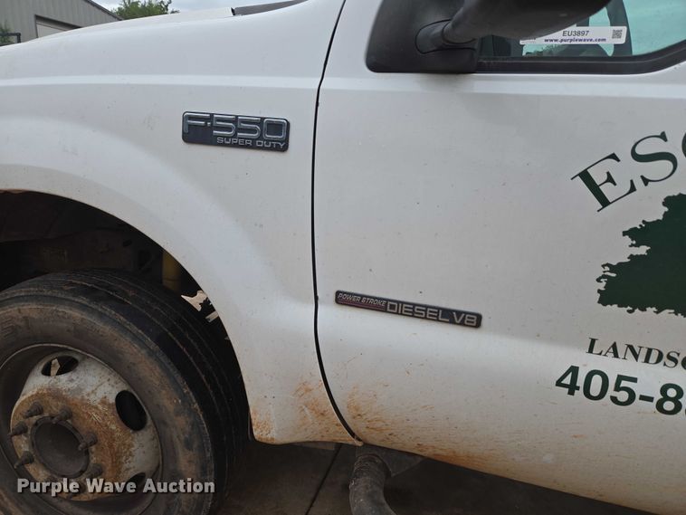 image for item EU3897 2000 Ford F550 Super Duty XLT flatbed truck