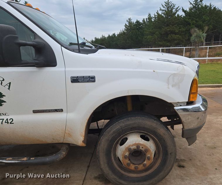 image for item EU3897 2000 Ford F550 Super Duty XLT flatbed truck