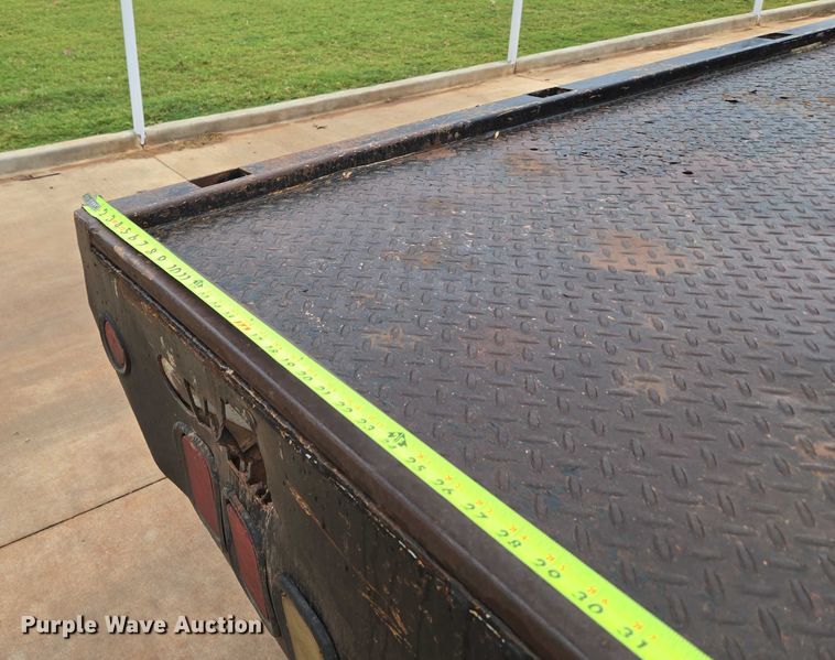 image for item EU3897 2000 Ford F550 Super Duty XLT flatbed truck