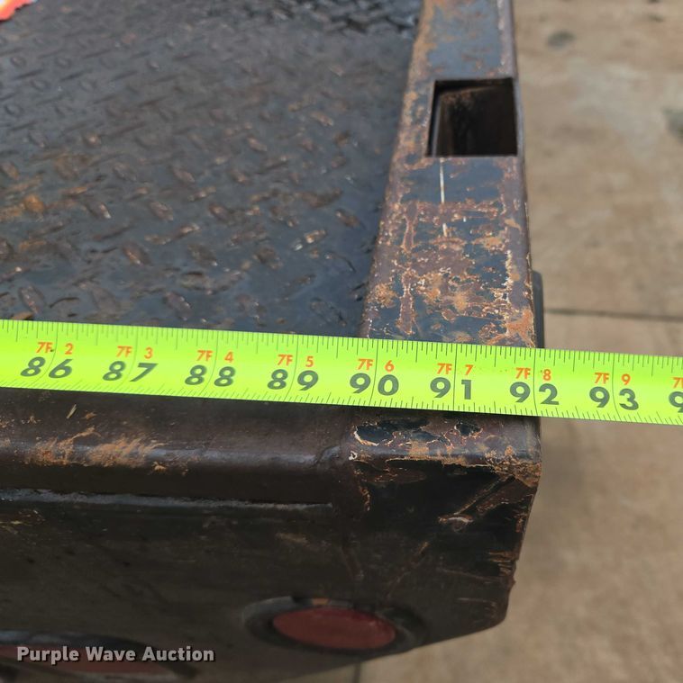 image for item EU3897 2000 Ford F550 Super Duty XLT flatbed truck