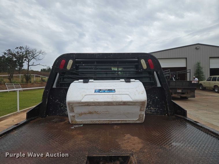 image for item EU3897 2000 Ford F550 Super Duty XLT flatbed truck