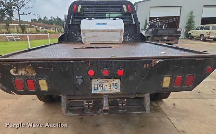 image for item EU3897 2000 Ford F550 Super Duty XLT flatbed truck