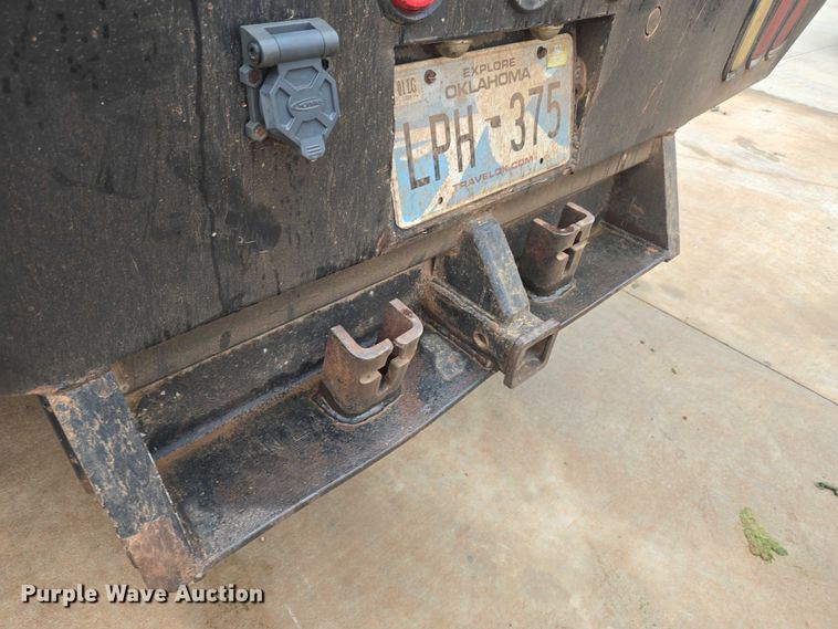 image for item EU3897 2000 Ford F550 Super Duty XLT flatbed truck