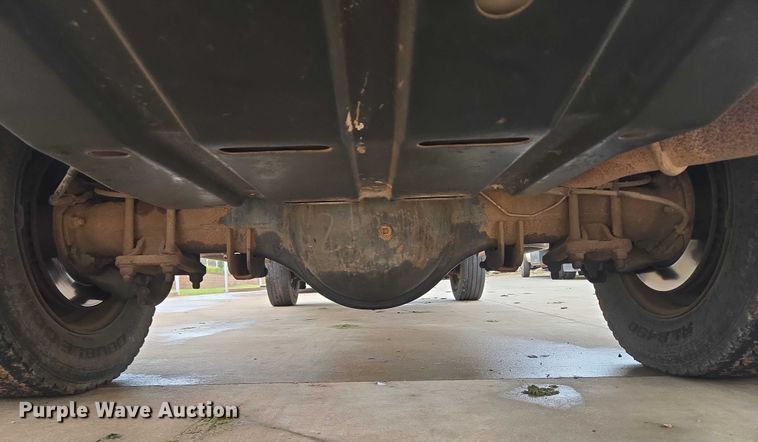 image for item EU3897 2000 Ford F550 Super Duty XLT flatbed truck