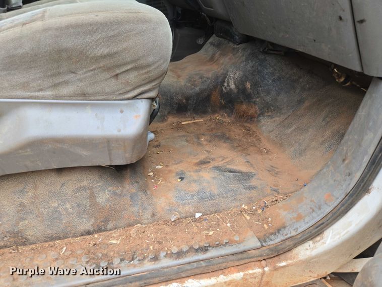 image for item EU3897 2000 Ford F550 Super Duty XLT flatbed truck