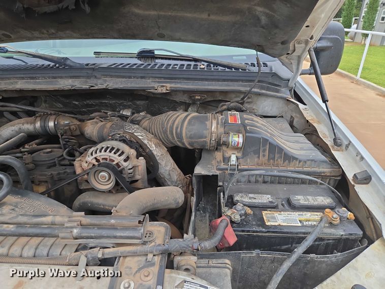 image for item EU3897 2000 Ford F550 Super Duty XLT flatbed truck