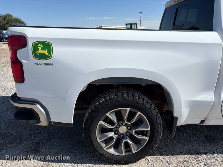 image for item EU4697 2021 Chevrolet Silverado 1500 Crew Cab pickup truck