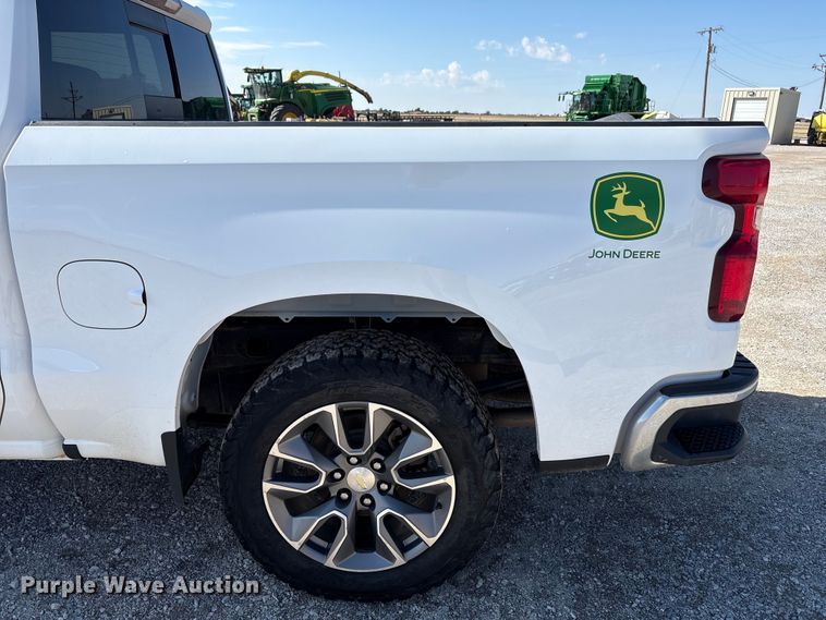 image for item EU4697 2021 Chevrolet Silverado 1500 Crew Cab pickup truck