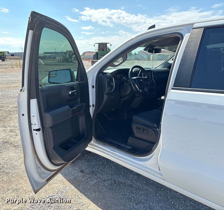 image for item EU4697 2021 Chevrolet Silverado 1500 Crew Cab pickup truck