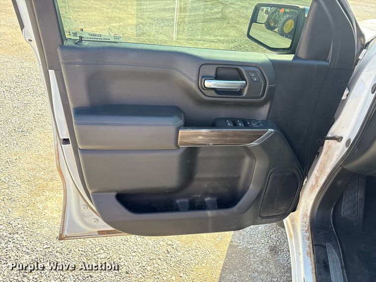 image for item EU4697 2021 Chevrolet Silverado 1500 Crew Cab pickup truck