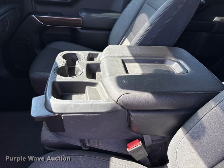 image for item EU4697 2021 Chevrolet Silverado 1500 Crew Cab pickup truck