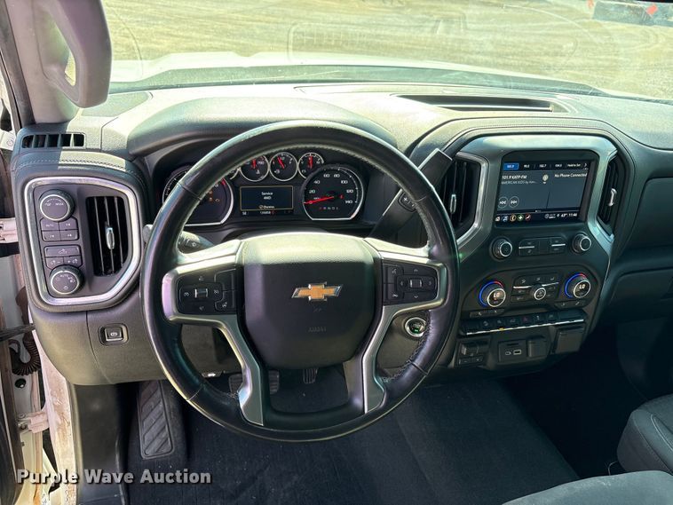 image for item EU4697 2021 Chevrolet Silverado 1500 Crew Cab pickup truck