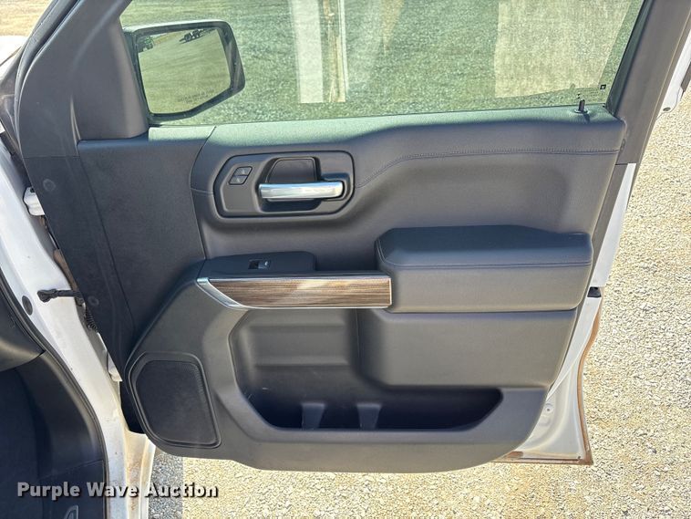 image for item EU4697 2021 Chevrolet Silverado 1500 Crew Cab pickup truck