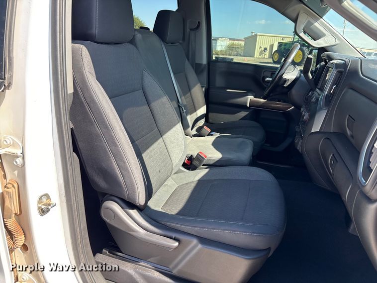 image for item EU4697 2021 Chevrolet Silverado 1500 Crew Cab pickup truck