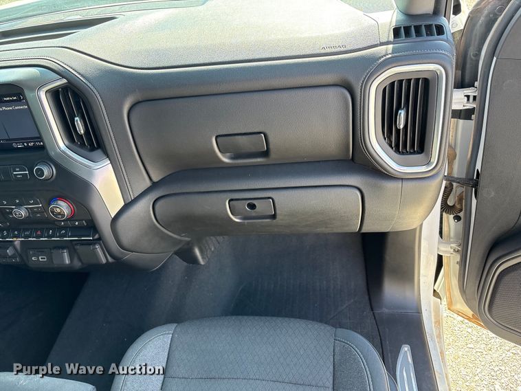 image for item EU4697 2021 Chevrolet Silverado 1500 Crew Cab pickup truck