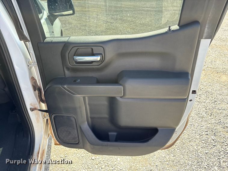 image for item EU4697 2021 Chevrolet Silverado 1500 Crew Cab pickup truck