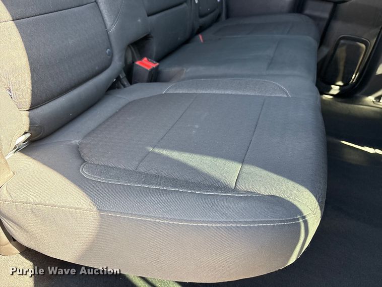 image for item EU4697 2021 Chevrolet Silverado 1500 Crew Cab pickup truck