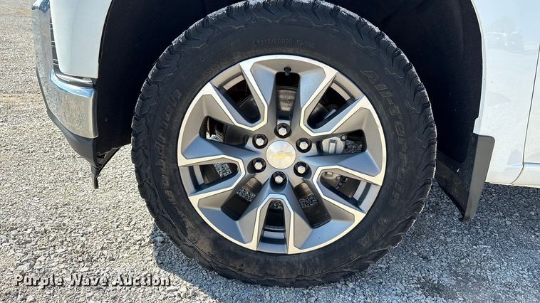 image for item EU4697 2021 Chevrolet Silverado 1500 Crew Cab pickup truck