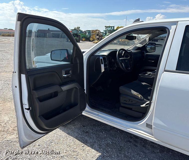 image for item EU4698 2017 Chevrolet Silverado 1500 Crew Cab pickup truck