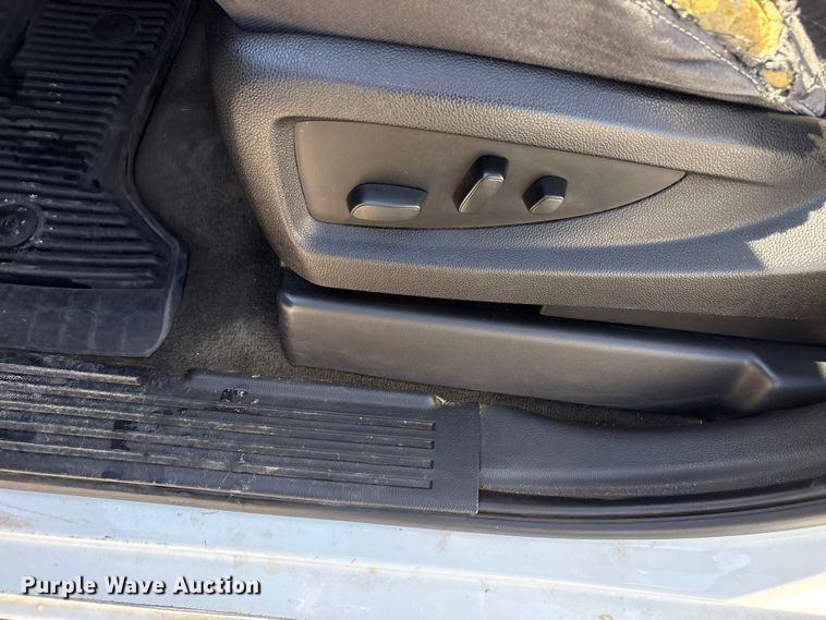 image for item EU4698 2017 Chevrolet Silverado 1500 Crew Cab pickup truck