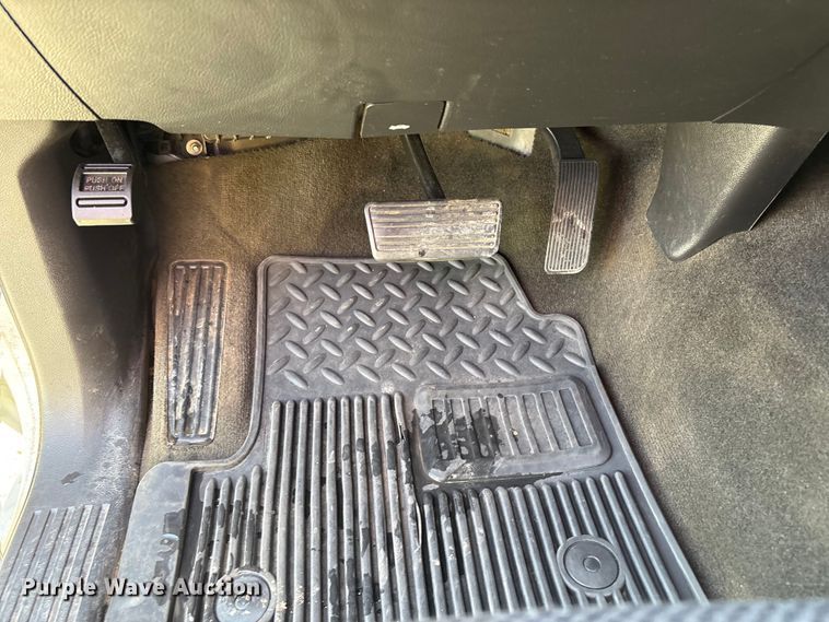 image for item EU4698 2017 Chevrolet Silverado 1500 Crew Cab pickup truck