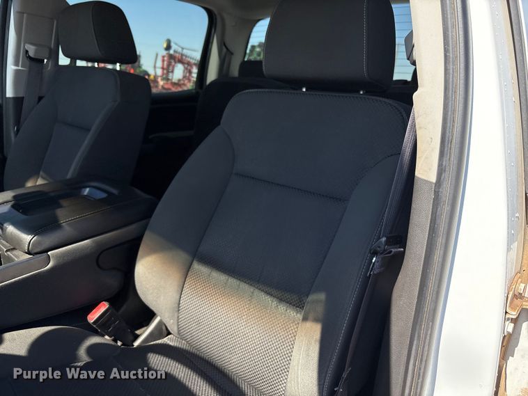 image for item EU4698 2017 Chevrolet Silverado 1500 Crew Cab pickup truck