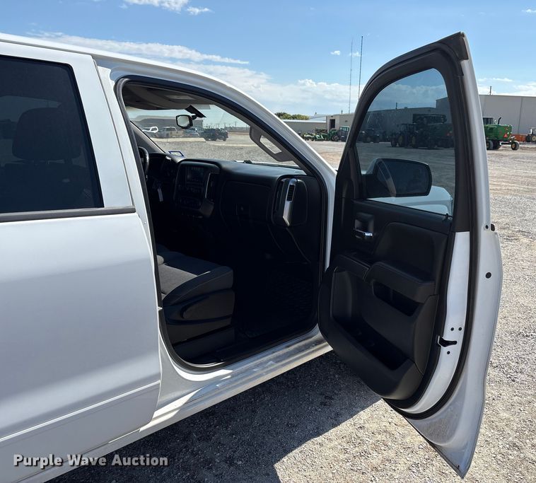 image for item EU4698 2017 Chevrolet Silverado 1500 Crew Cab pickup truck