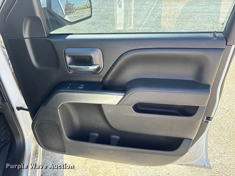 image for item EU4698 2017 Chevrolet Silverado 1500 Crew Cab pickup truck