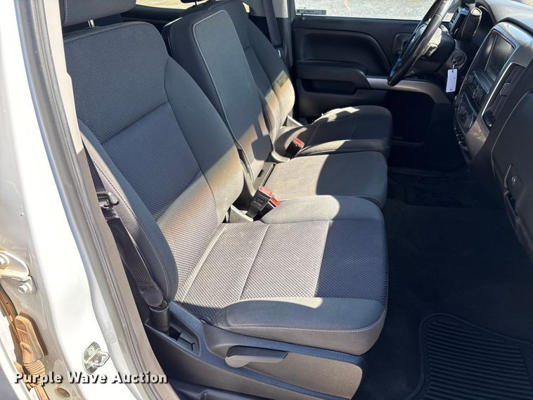 image for item EU4698 2017 Chevrolet Silverado 1500 Crew Cab pickup truck