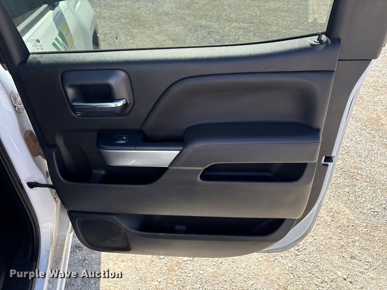 image for item EU4698 2017 Chevrolet Silverado 1500 Crew Cab pickup truck