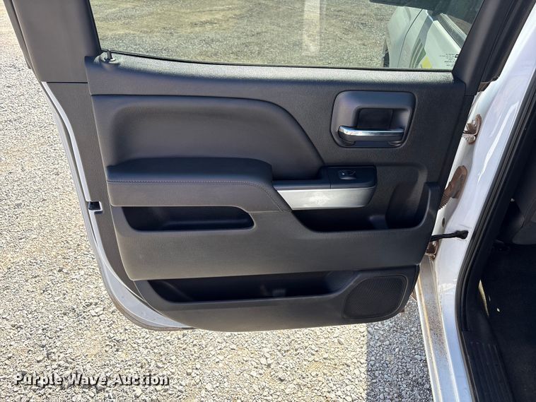 image for item EU4698 2017 Chevrolet Silverado 1500 Crew Cab pickup truck