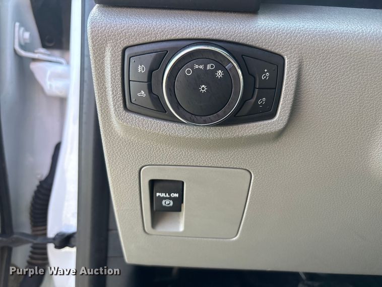 image for item EU4702 2017 Ford F150 SuperCab pickup truck