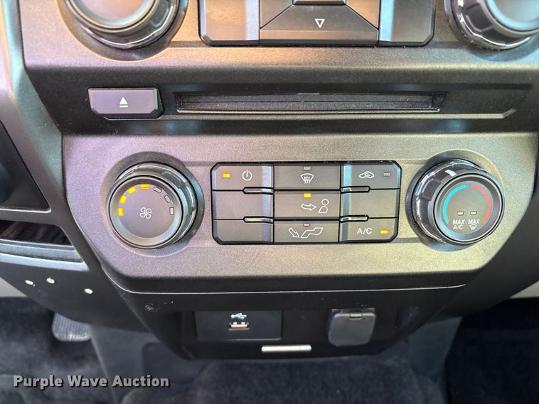 image for item EU4702 2017 Ford F150 SuperCab pickup truck