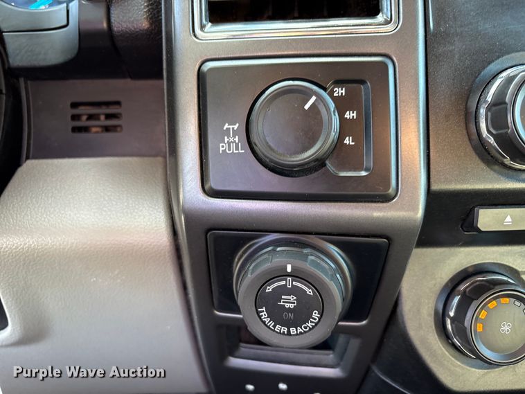 image for item EU4702 2017 Ford F150 SuperCab pickup truck