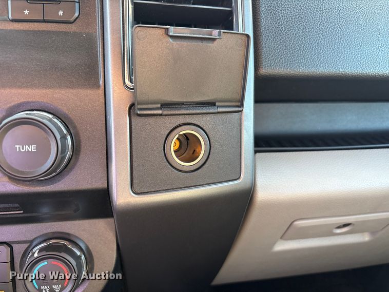 image for item EU4702 2017 Ford F150 SuperCab pickup truck