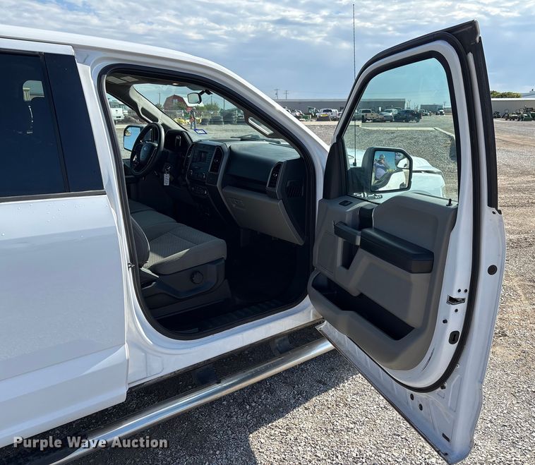 image for item EU4702 2017 Ford F150 SuperCab pickup truck