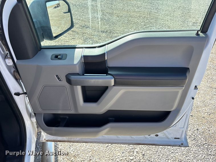 image for item EU4702 2017 Ford F150 SuperCab pickup truck