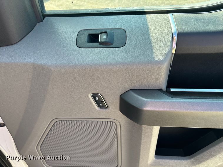 image for item EU4702 2017 Ford F150 SuperCab pickup truck