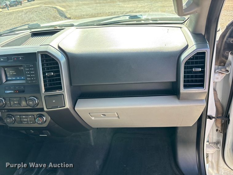 image for item EU4702 2017 Ford F150 SuperCab pickup truck