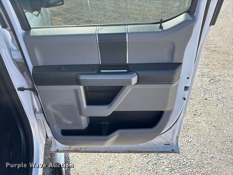 image for item EU4702 2017 Ford F150 SuperCab pickup truck