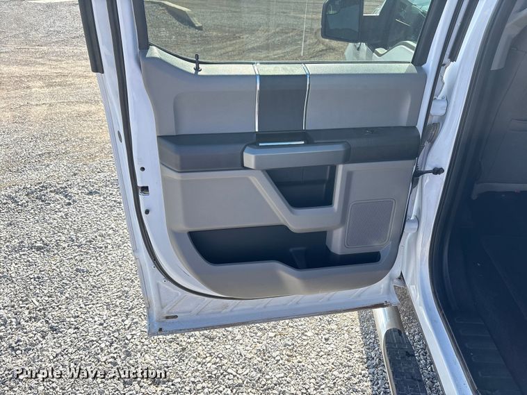 image for item EU4702 2017 Ford F150 SuperCab pickup truck