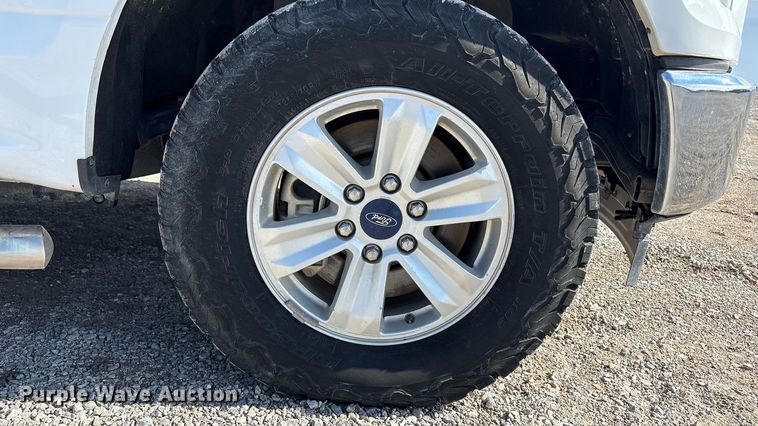 image for item EU4702 2017 Ford F150 SuperCab pickup truck